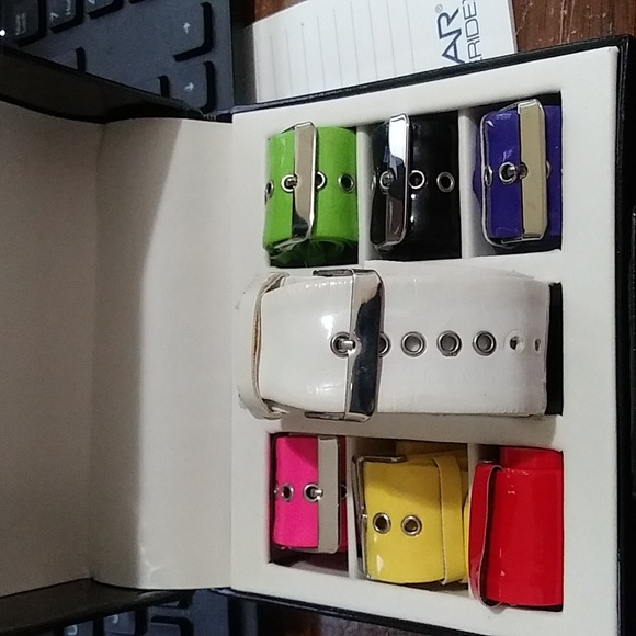 Kessaris watch with interchangeable band - Picture 3 of 7